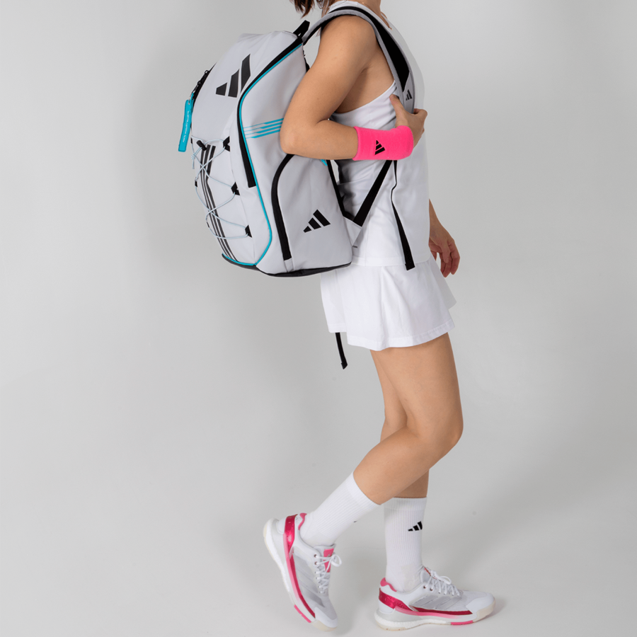Chica con bolso-paletero